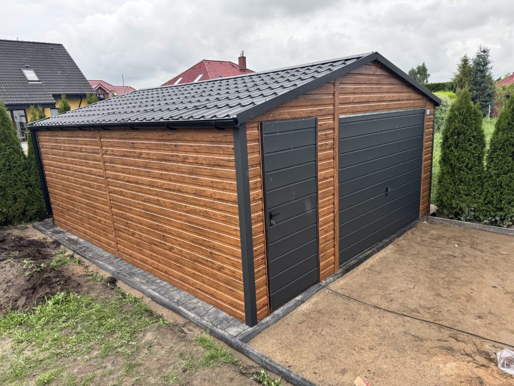 Garaż blaszany 5m x 5,5m